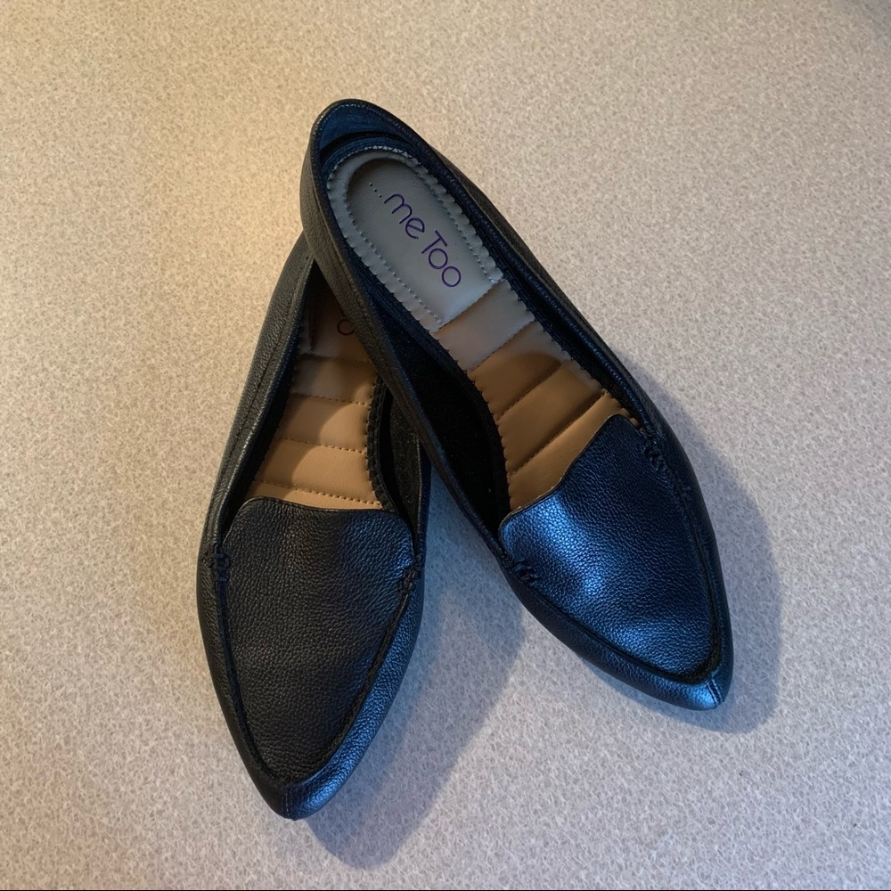 Me Too Black Leather Pointed Toe Flats